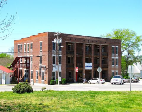Walking Horse Hotel, Wartrace (private property)